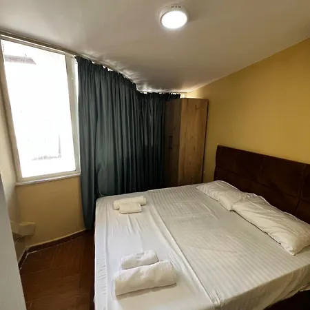 Eiza Apartament *
